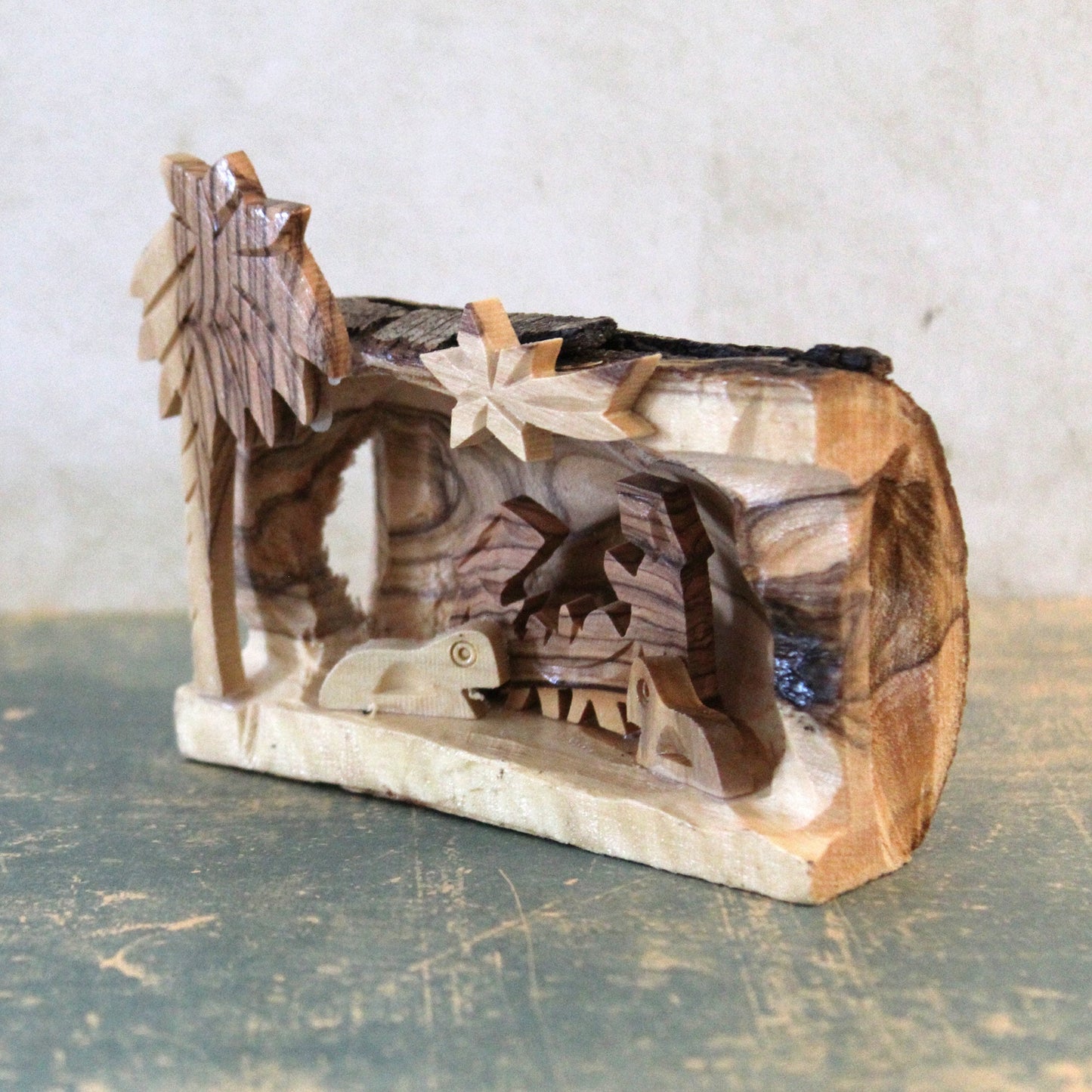 Exquisite Nativity Wonder in Premium Olive Wood - Religious Keepsake, Handmade Wooden Altar Shrine, Rustic Nativity Set for Display