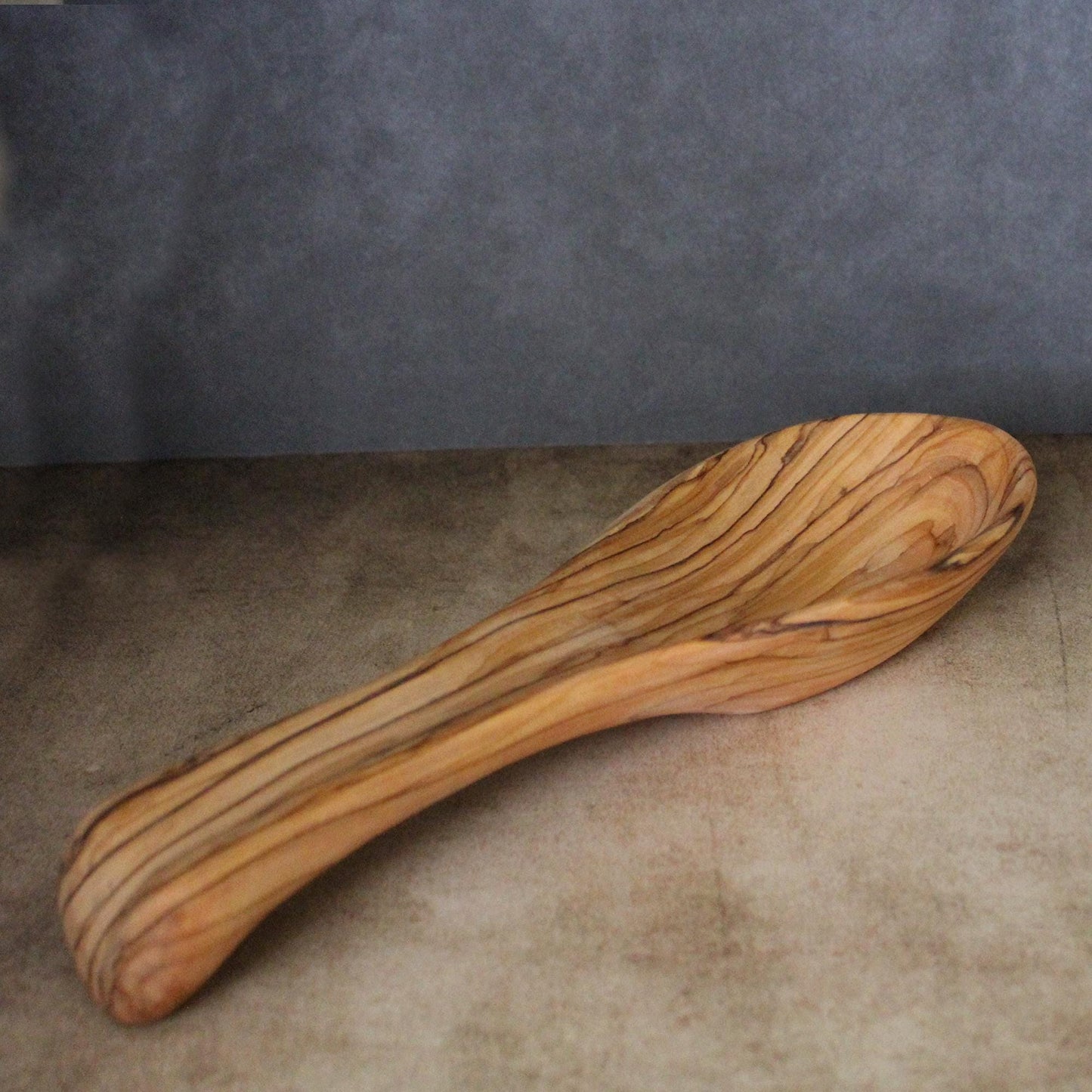 Exquisite Olive Wood Spoon Rest | Elegant Kitchen Utensil Holder | Ideal Gift for Mom | Rustic Housewarming Serving Accessory