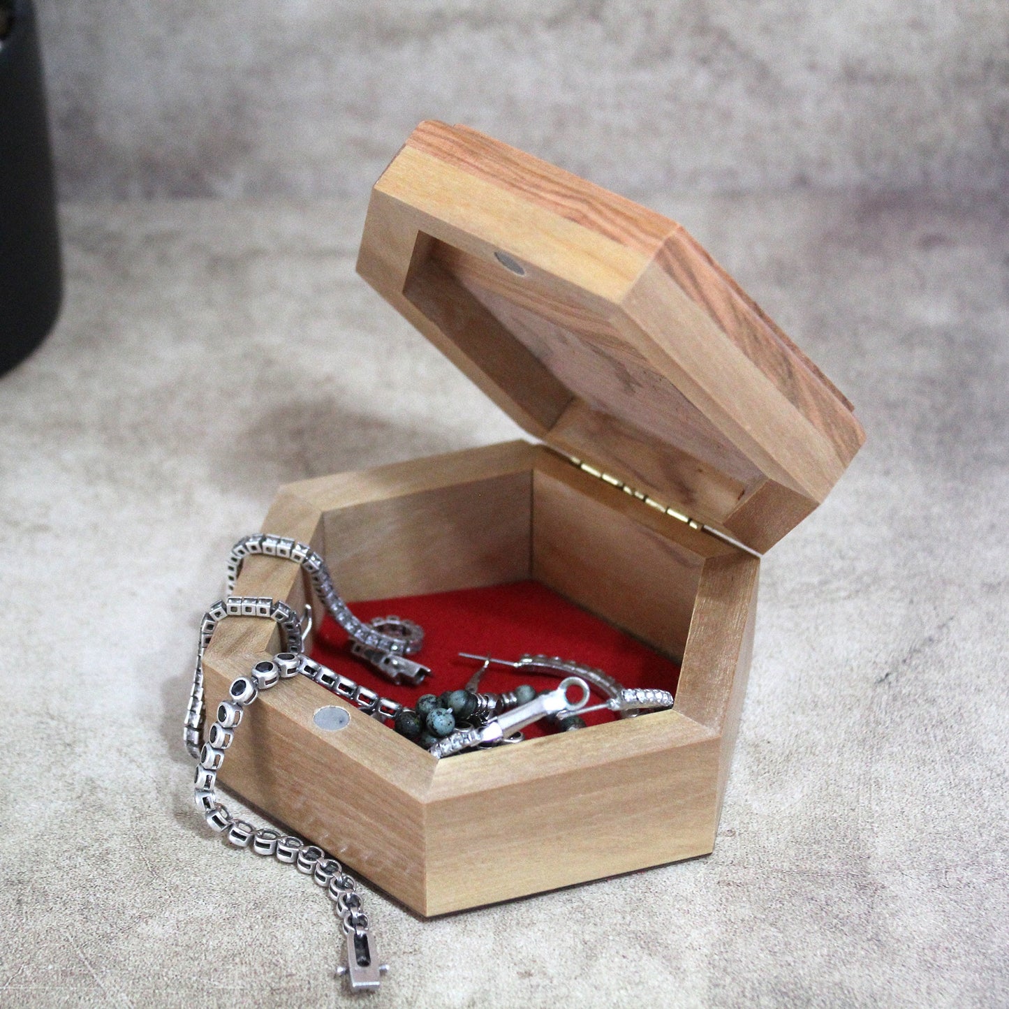 Small Olive Wood Jewelry Box, Handmade Jewelry Box, Wooden Gift Box Hand carved in The Holy Land Jerusalem, Wedding Gift, Housewarming Gift